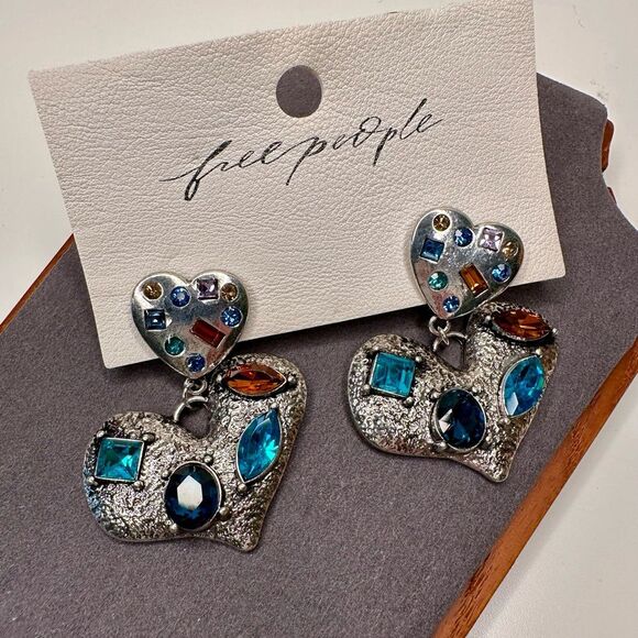 Free People My Everything Dangles Earrings Blue Gem Silver Hammered Metal Heart - Picture 3 of 9
